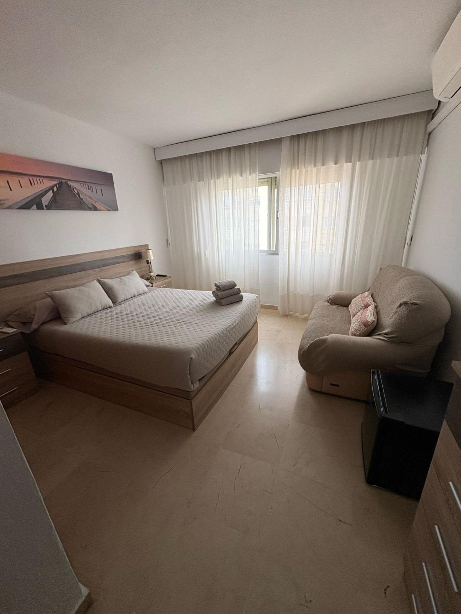 Homestay Private Next To The Marina Estepona